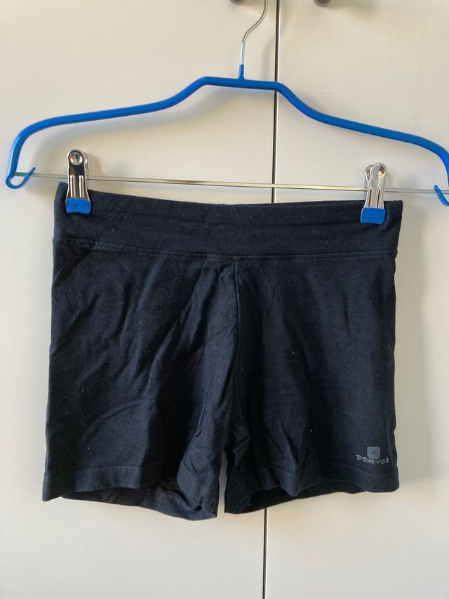 2 pantalones cortos DECATHLON