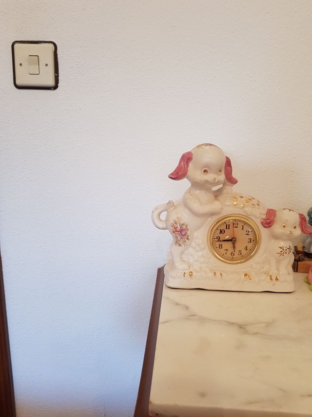 figura de perros muy bonita de cerámica