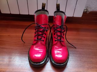 Botas Martens charol de segunda mano en WALLAPOP