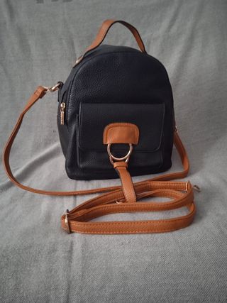 Bolso mochila bosanova de segunda mano por 8 EUR en L\\'Hospitalet de  Llobregat en WALLAPOP