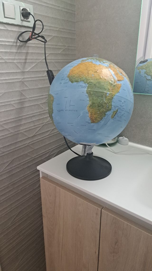 globo del mundo con luz. impecable