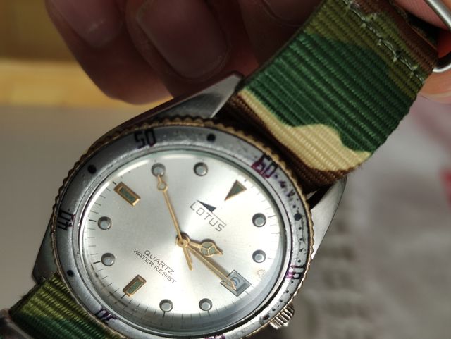 Reloj de pulsera Lotus