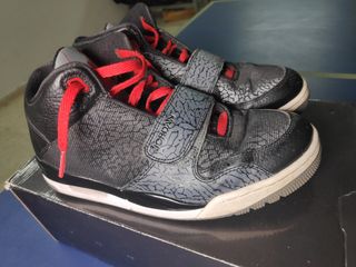 Zapatillas Nike Air Jordan V IV III de segunda mano por 50 EUR en Elche en  WALLAPOP