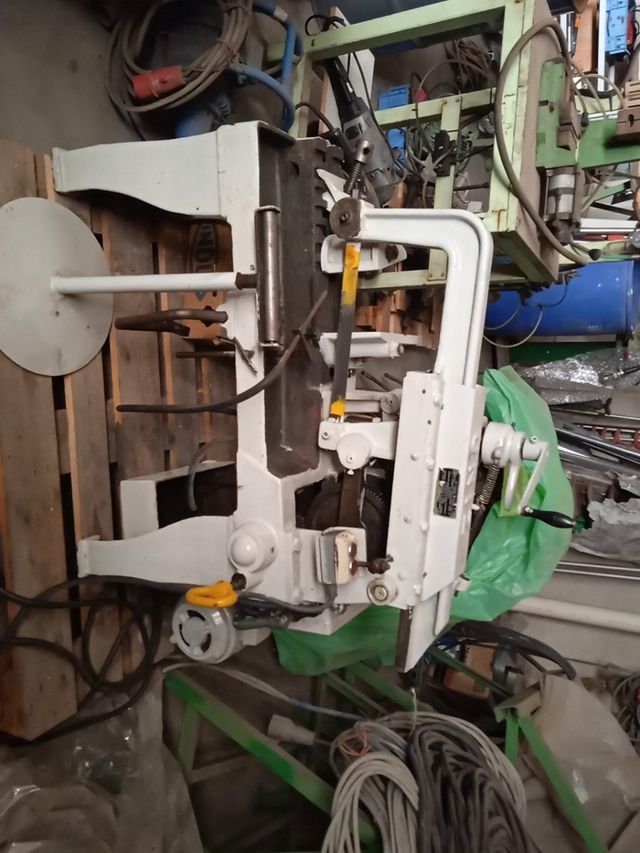 Sierra de brazo horizontal