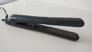 Plancha alisadora Aria Beauty cerámica iónica de segunda mano por 95 EUR en  San Javier en WALLAPOP
