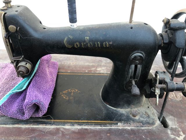 Maquina de coser antigua
