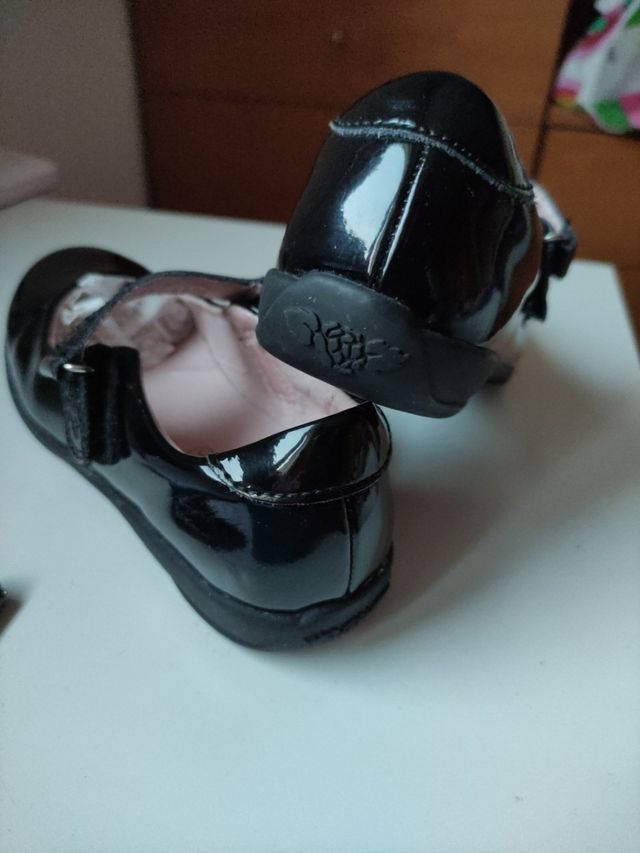 Zapato de piel charol negro Lelli Kelly n°31 