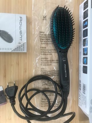 Cepillo Alisador Rowenta Power Straight de segunda mano por 22 EUR en  Madrid en WALLAPOP