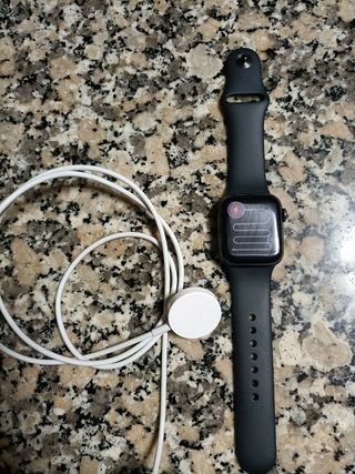 Reloj Apple watch se 40 2021 con 3 meses de segunda mano por 170 EUR en  Pontedeume en WALLAPOP