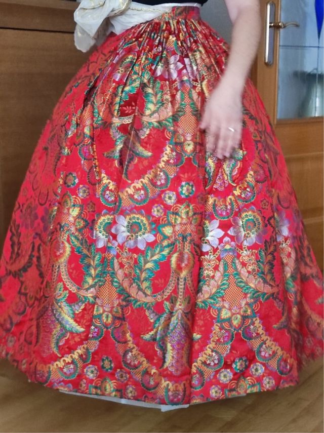 traje fallera niña( venta o alquiler)