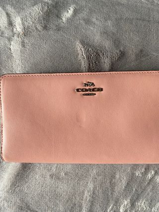 Monedero tarjetero en piel Coach de segunda mano por 20 EUR en Boo de  Pielagos en WALLAPOP