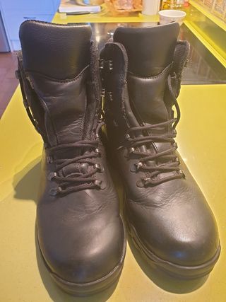 Botas militares Goretex 41 de segunda mano por 50 EUR en Ávila en WALLAPOP