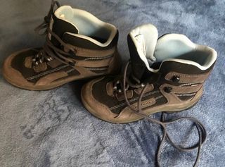 Botas montaña Quechua Mujer de segunda mano por 15 EUR en Valladolid en  WALLAPOP