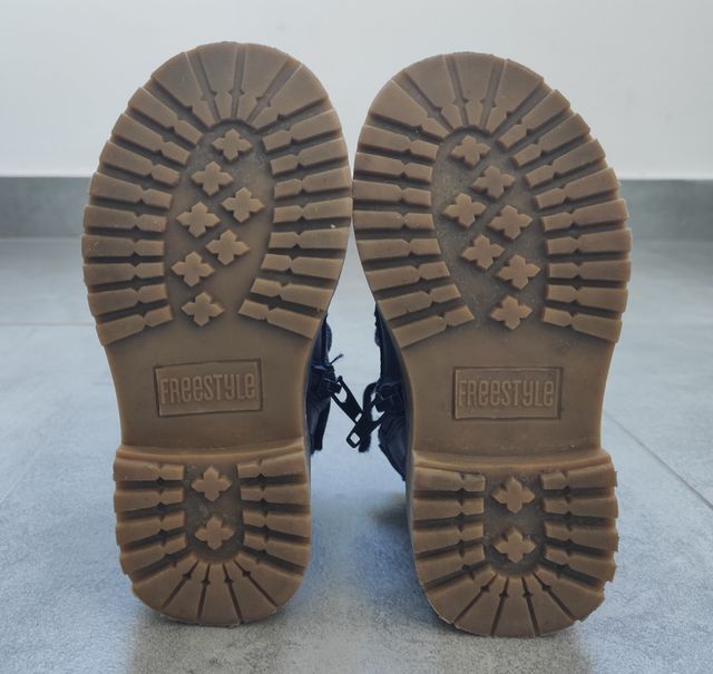 Botas niño talla 25