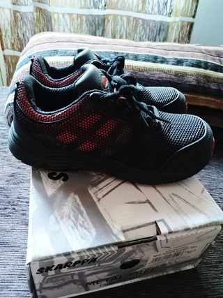 Zapato seguridad Skarppa S1P SRC HRO de segunda mano por 22 EUR en La  Felguera en WALLAPOP