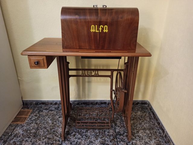 Máquina de Coser Alfa