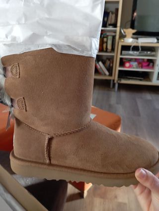 Botas Ugg mujer de segunda mano por 80 EUR en Madrid en WALLAPOP