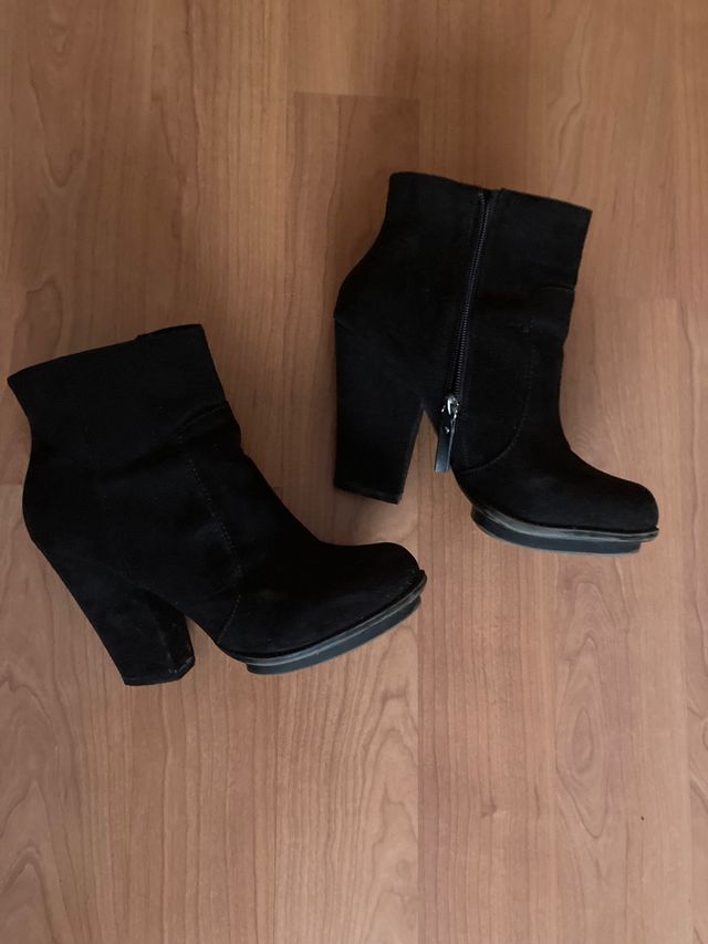 Botines negros Zara