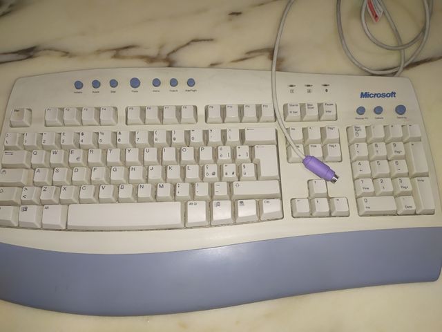 tastiera usata pochissimo