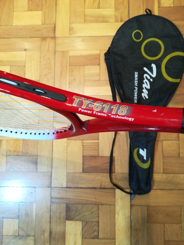 Raqueta con mango nuevo y funda