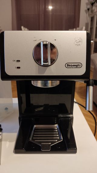 De'longhi ECP 33.21- Cafetera de Bomba Tradicional para Espresso y  Cappuccino, para Café Molido y Monodosis, 2 Tazas Simultáneamente, Depósito  de Agua de 1.1 l, 1100 W, Negro y Plata – PREYCA