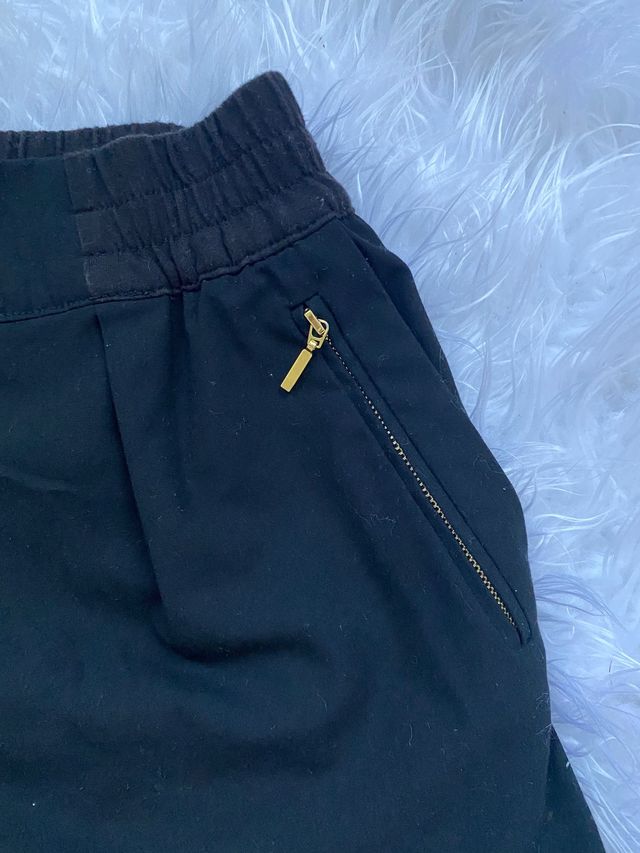 Pantalón negro Zara