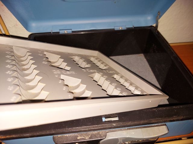 cajas de metal con cerradura