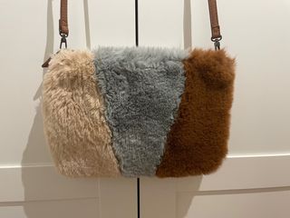 Bolso de pelo Parfois de segunda mano por 10 EUR en Zaragoza en WALLAPOP