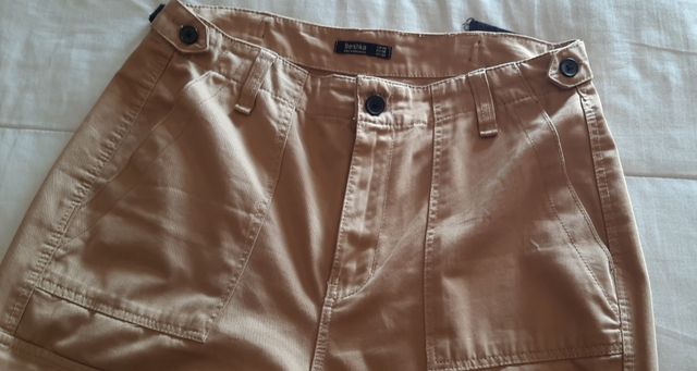 pantalón Bershka t/ 40 Como nuevo