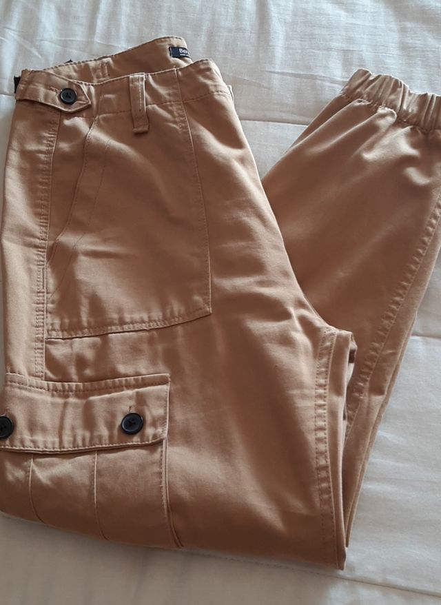 pantalón Bershka t/ 40 Como nuevo