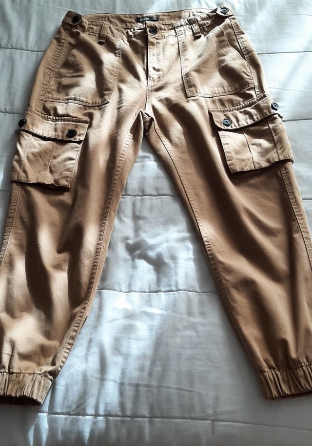 pantalón Bershka t/ 40 Como nuevo