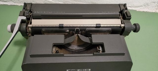 Máquina de escribir Olivetti.