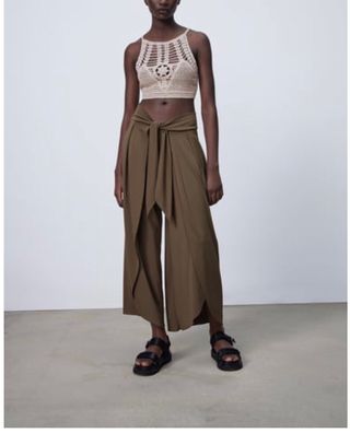 Pantalón pareo Zara S a estrenar de segunda mano por 10,99 EUR en Sevilla  en WALLAPOP