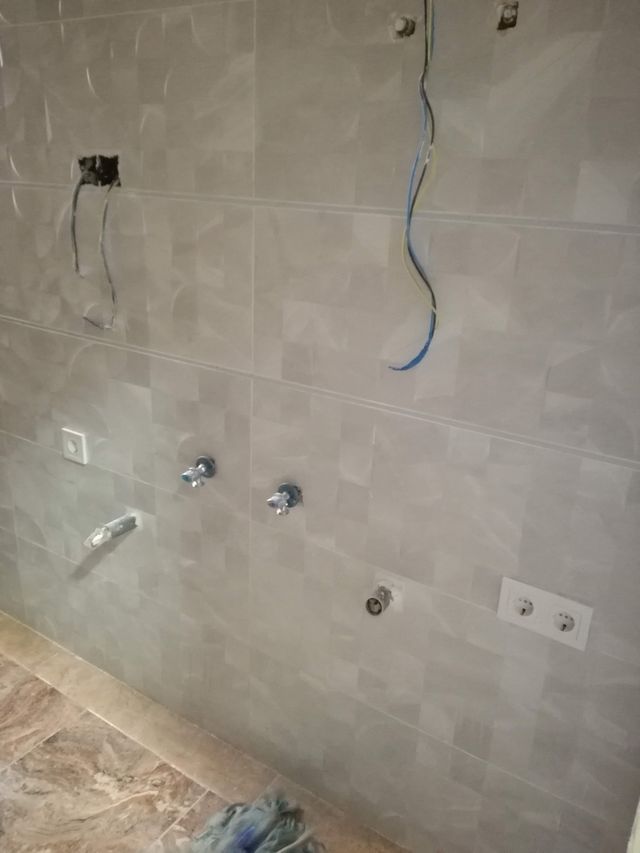 Enstalacion azulejos ventanas puertas todo