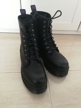 Botas militares con plataforma Bosanova de segunda mano por 30 EUR en  Logroño en WALLAPOP