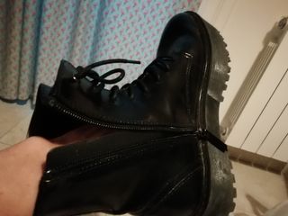 Botines negros de segunda mano por 7 EUR en Sant Sadurní d\\'Anoia en  WALLAPOP