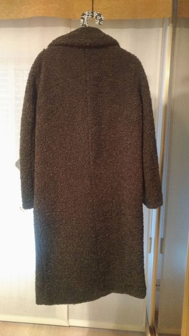 abrigo verde oscuro Zara