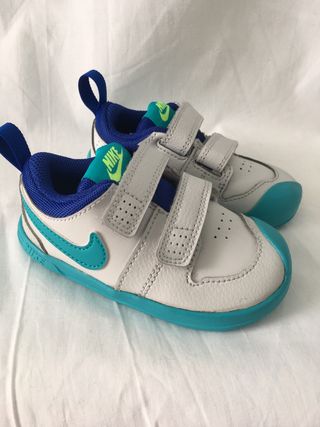 Zapatillas Nike bebe niño talla 22 de segunda mano por 8 EUR en Córdoba en  WALLAPOP