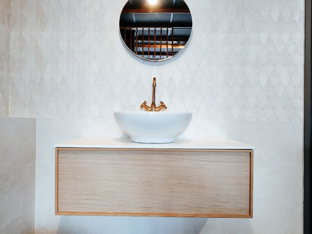 Mueble de baño en madera natural