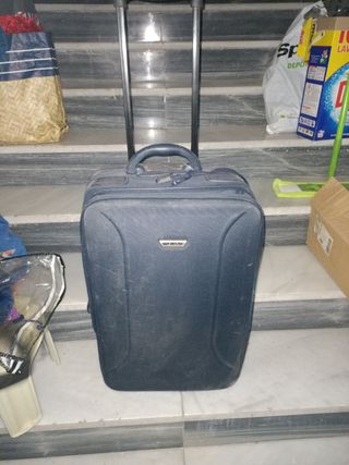 Maletas de segunda mano por 8 EUR en Lorca en WALLAPOP