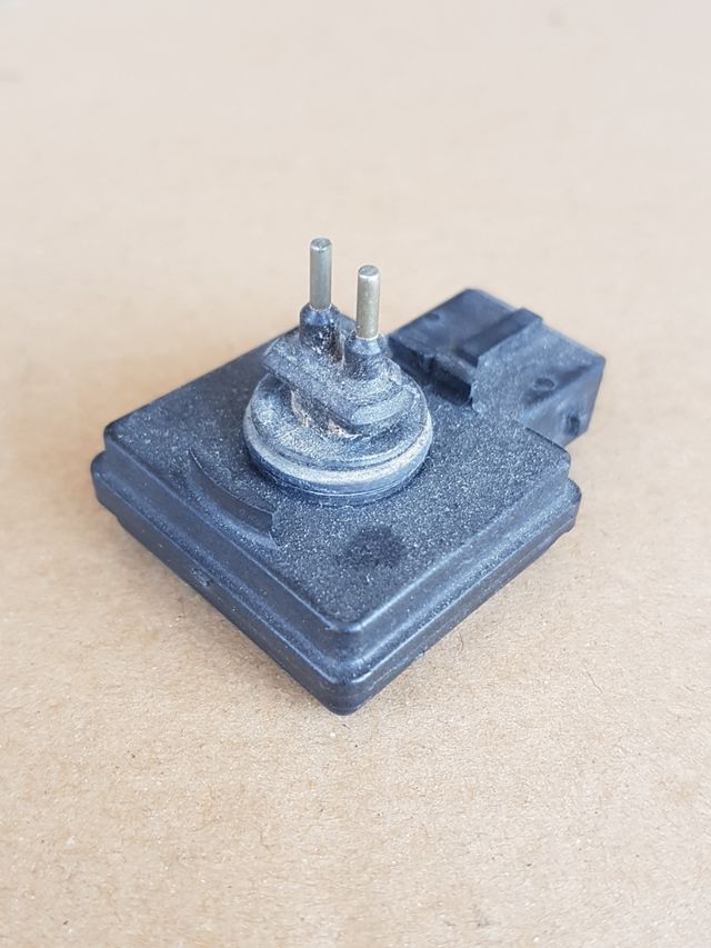 sensor nivel refrigerante PSA