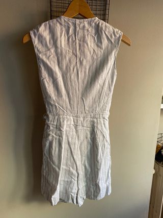 Mono corto de rayas de Zara de segunda mano por 8 EUR en Madrid en WALLAPOP