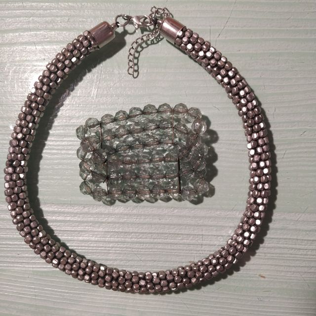 Collar + pulsera de bisutería