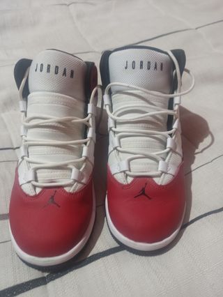 Nike Jordan Talla 34 de segunda mano por 30 EUR en Illescas en WALLAPOP