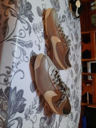 ZAPATILLAS NIKE N.44.30 EUROS de segunda mano por 30 EUR en Madrid en  WALLAPOP