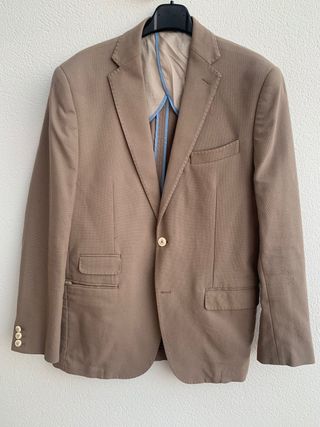 Chaqueta Alvaro Moreno de segunda mano por 35 EUR en Sanlúcar de Barrameda  en WALLAPOP
