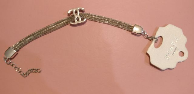 Conjunto de colgante y pulsera