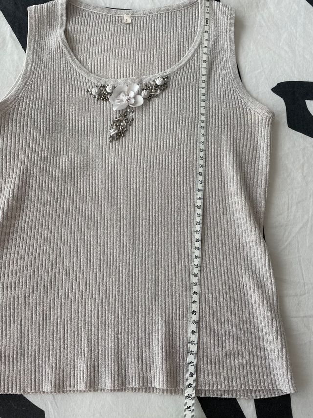 Camiseta gris de toque brillante de tirantes