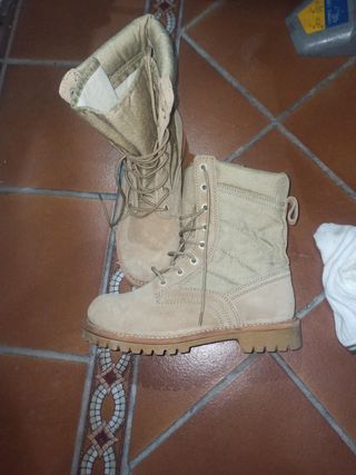 Botas militares áridas\\/ de trabajo ITURRI talla 40 de segunda mano por 30  EUR en Chiclana de la Frontera en WALLAPOP