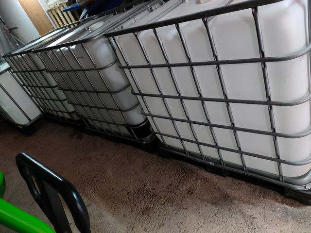 DEPOSITOS DE 600 y 1000 Litros Como Nuevos